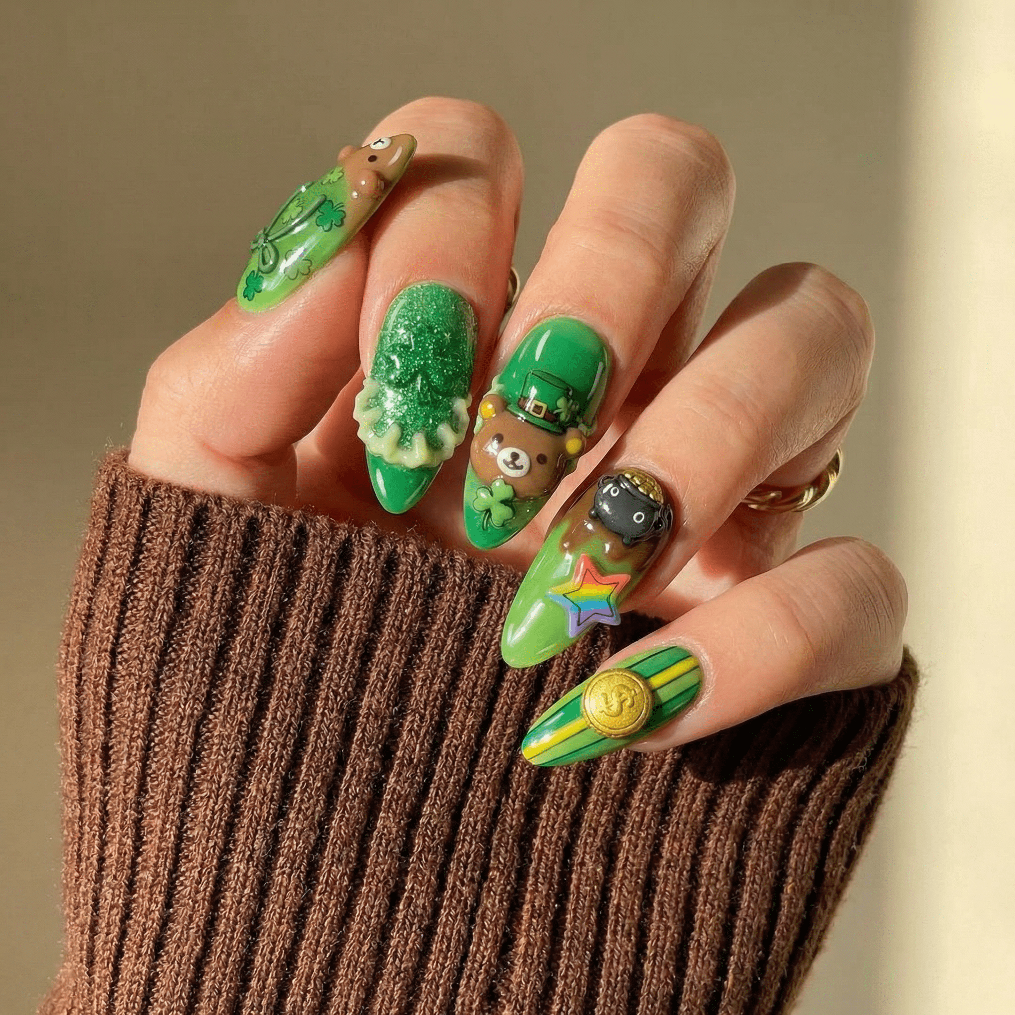 Lucky Beary press-on nails by Handora