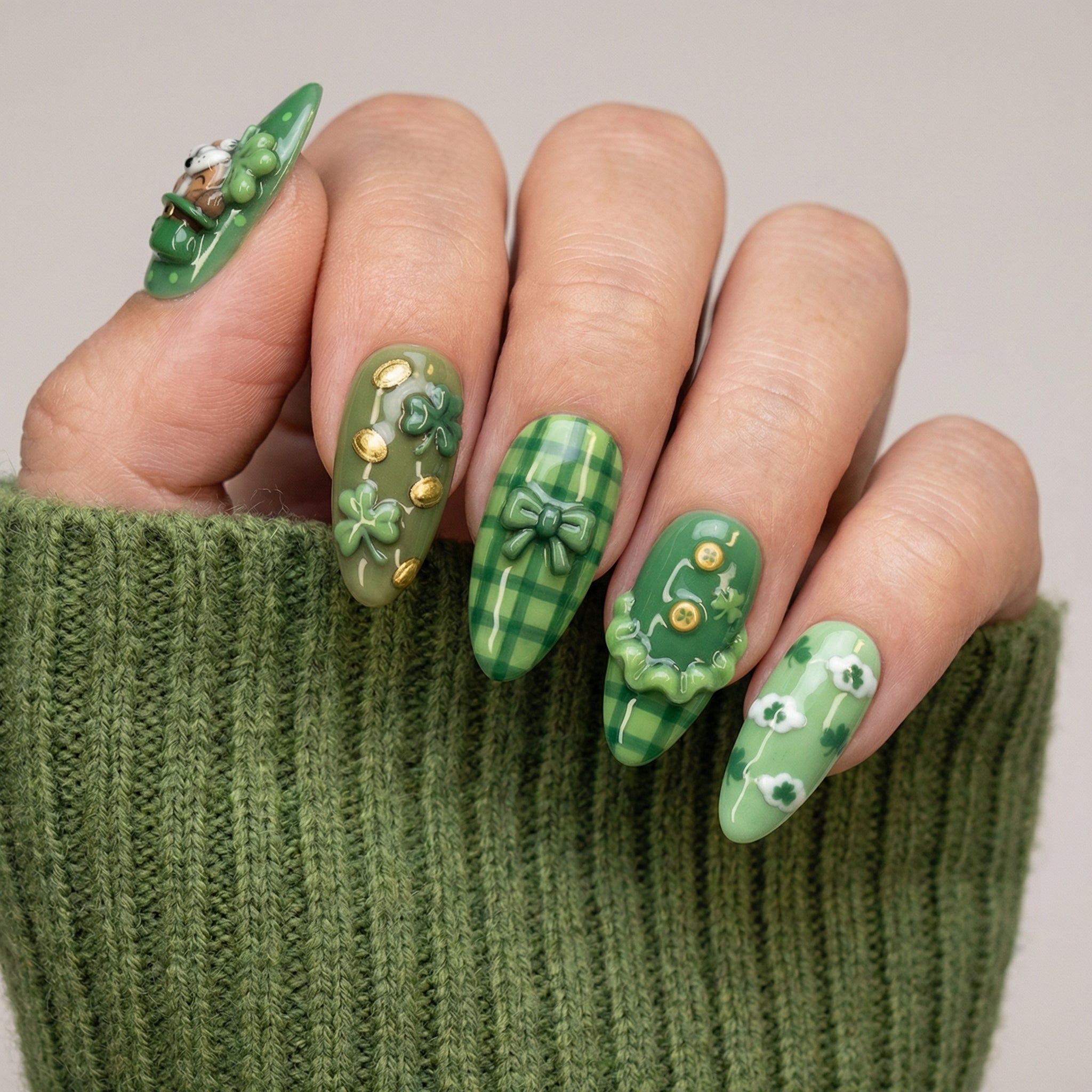 Lucky Bulldog press-on nails – hand-painted reusable gel set by Handora
