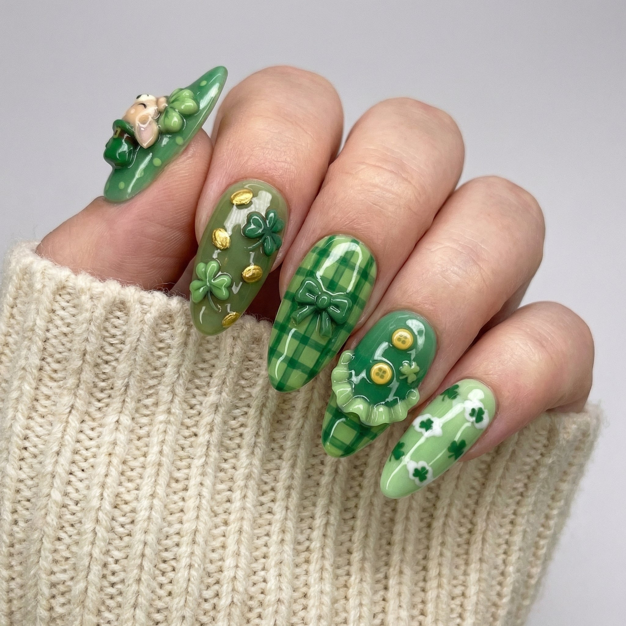 Lucky Chihuahua press-on nails – hand-painted reusable gel set by Handora