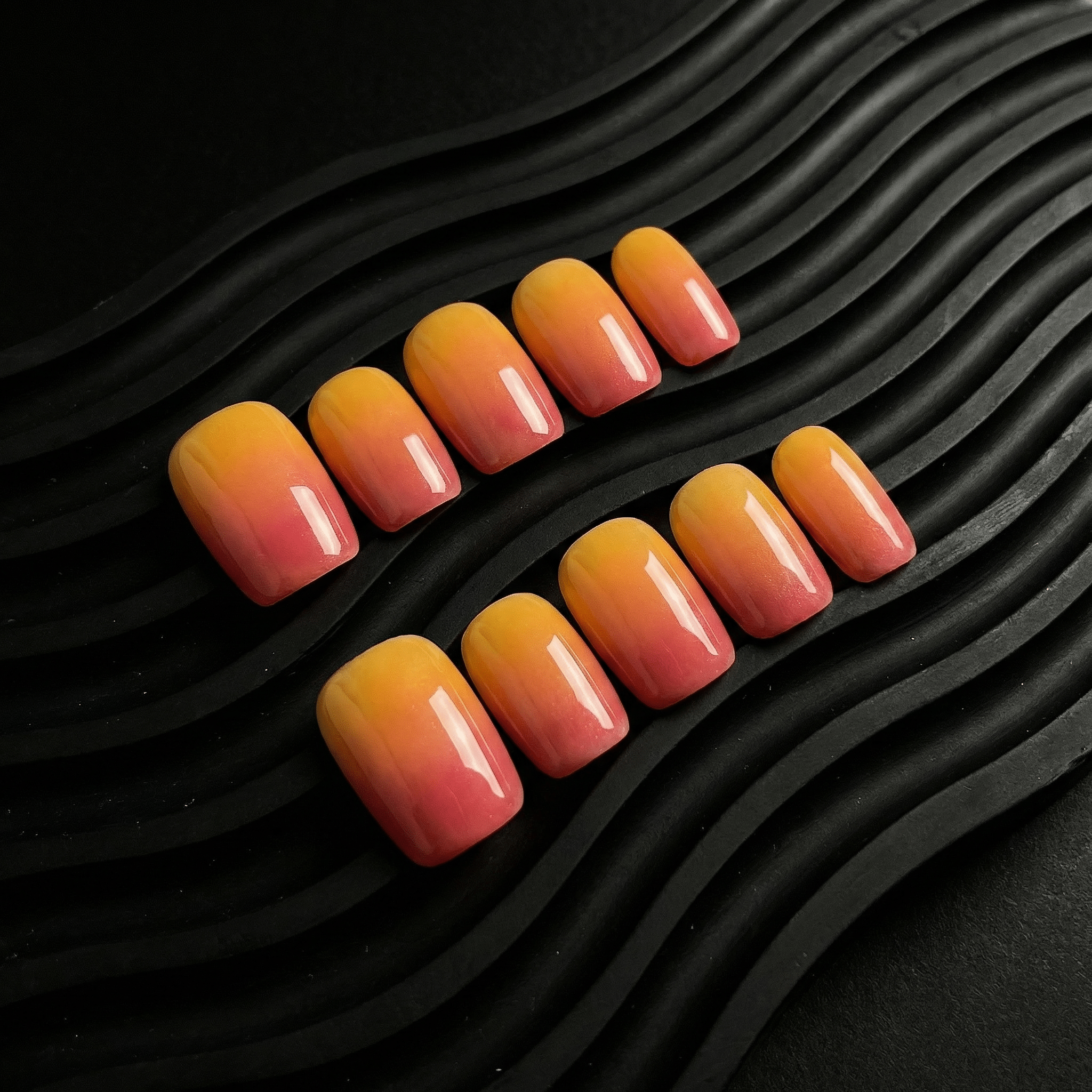 Mango Sunset - Handora Nails - fruithandmadepress - on nails
