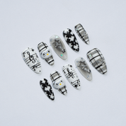 Melody Muse press-on nails – design close-up by Handora