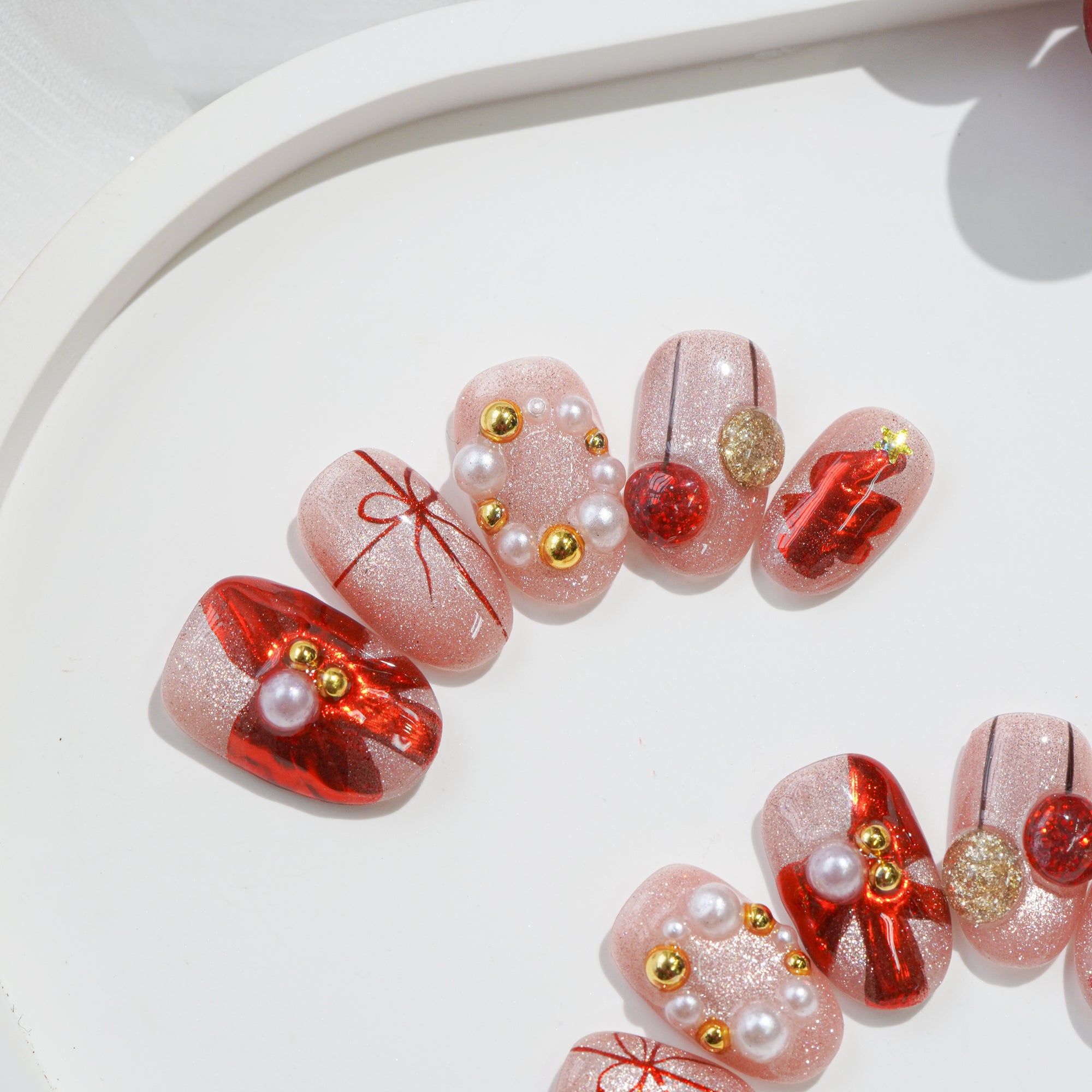 Merry Glow salon-quality handmade press-on nails by Handora