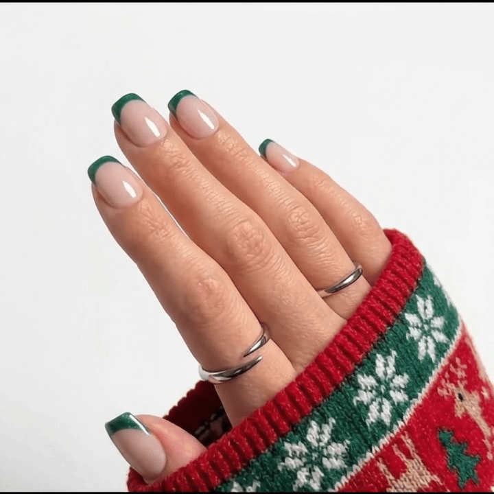 Mistletoe Kiss Christmas press-on nails - moving hand by Handora Nails