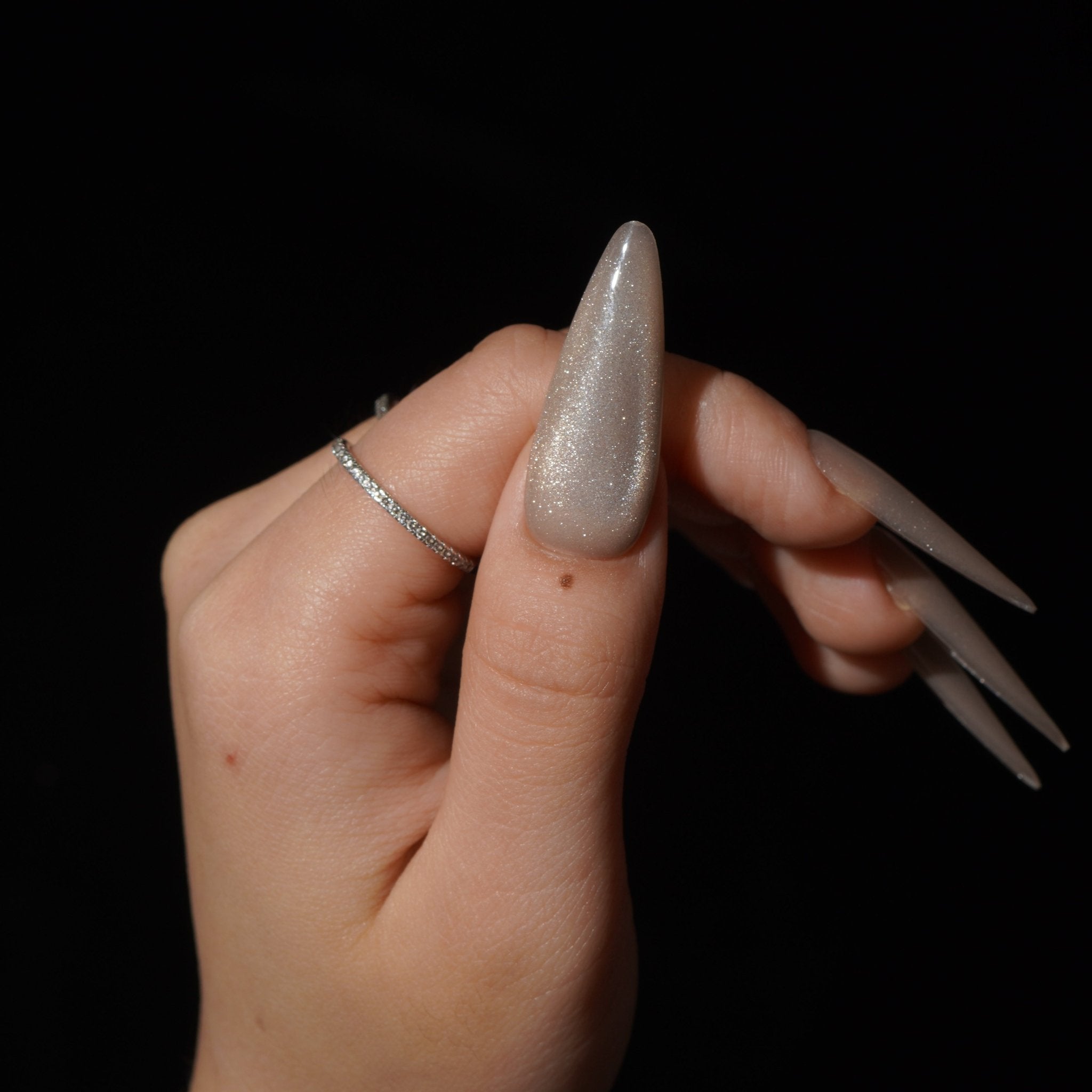 Moonlight press-on nails – design close-up by Handora