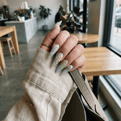 Mum Blossom press-on nails – hand-painted reusable gel set by Handora
