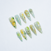 Mum Blossom press-on nails – design close-up by Handora