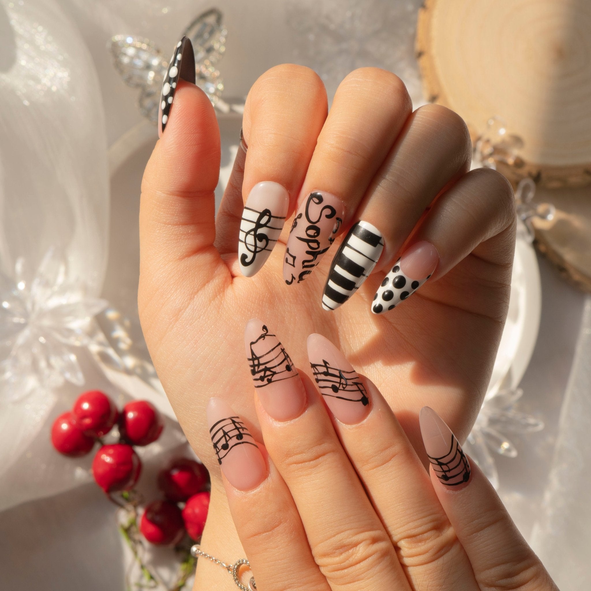 Music Muse press-on nails – hand-painted reusable gel set by Handora