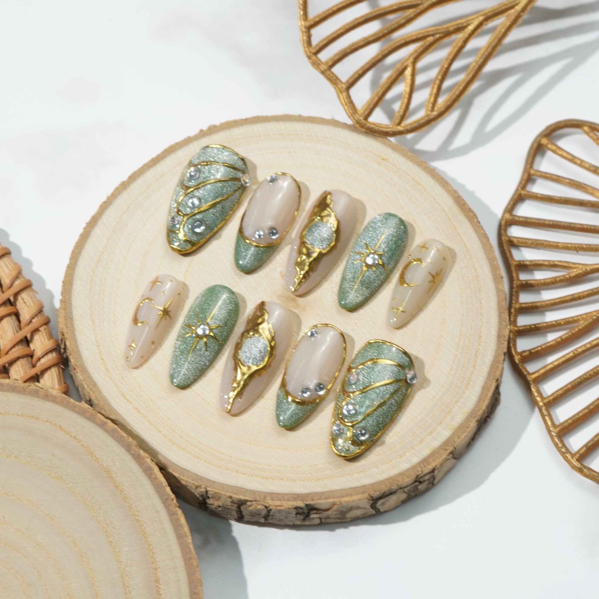 Mystic Green full press-on nail set – sizes XS–L by Handora