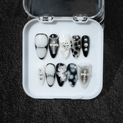 Noir Divine press-on nails – design close-up by Handora