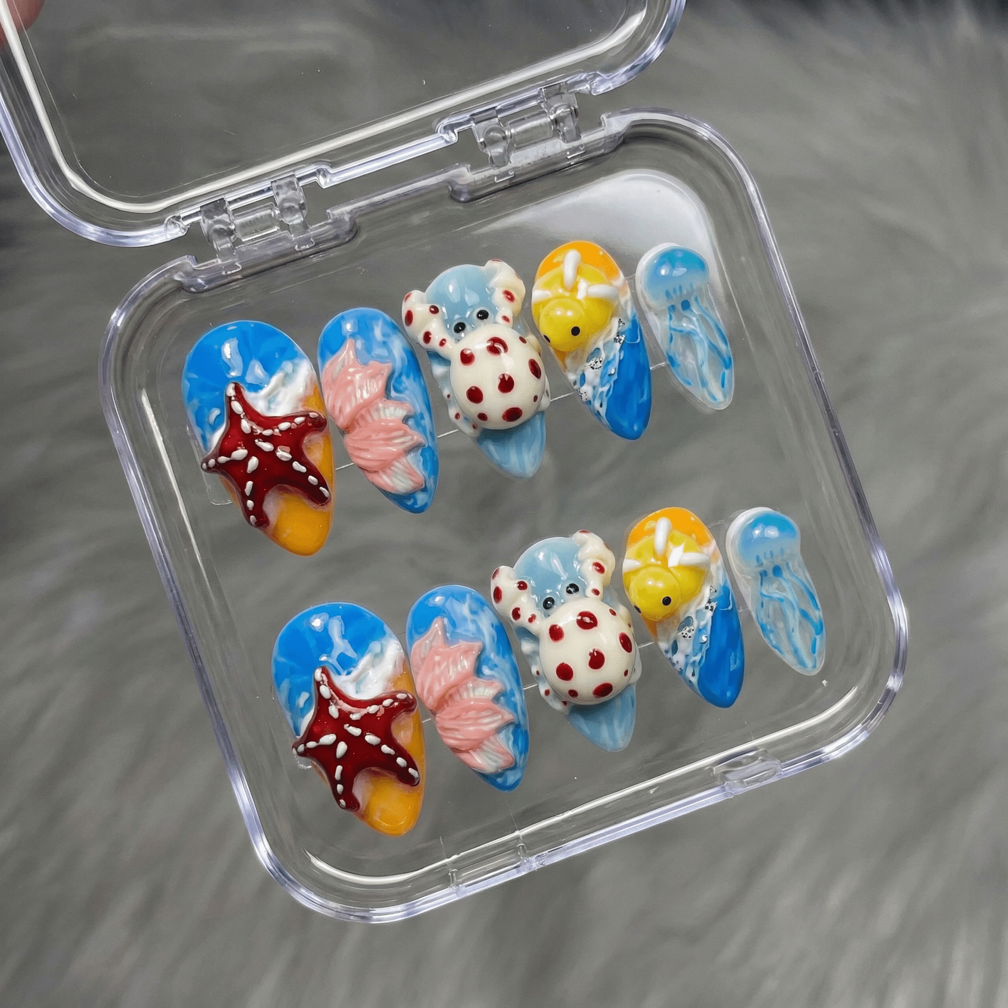 Ocean Creatures full press-on nail set – sizes XS–L by Handora