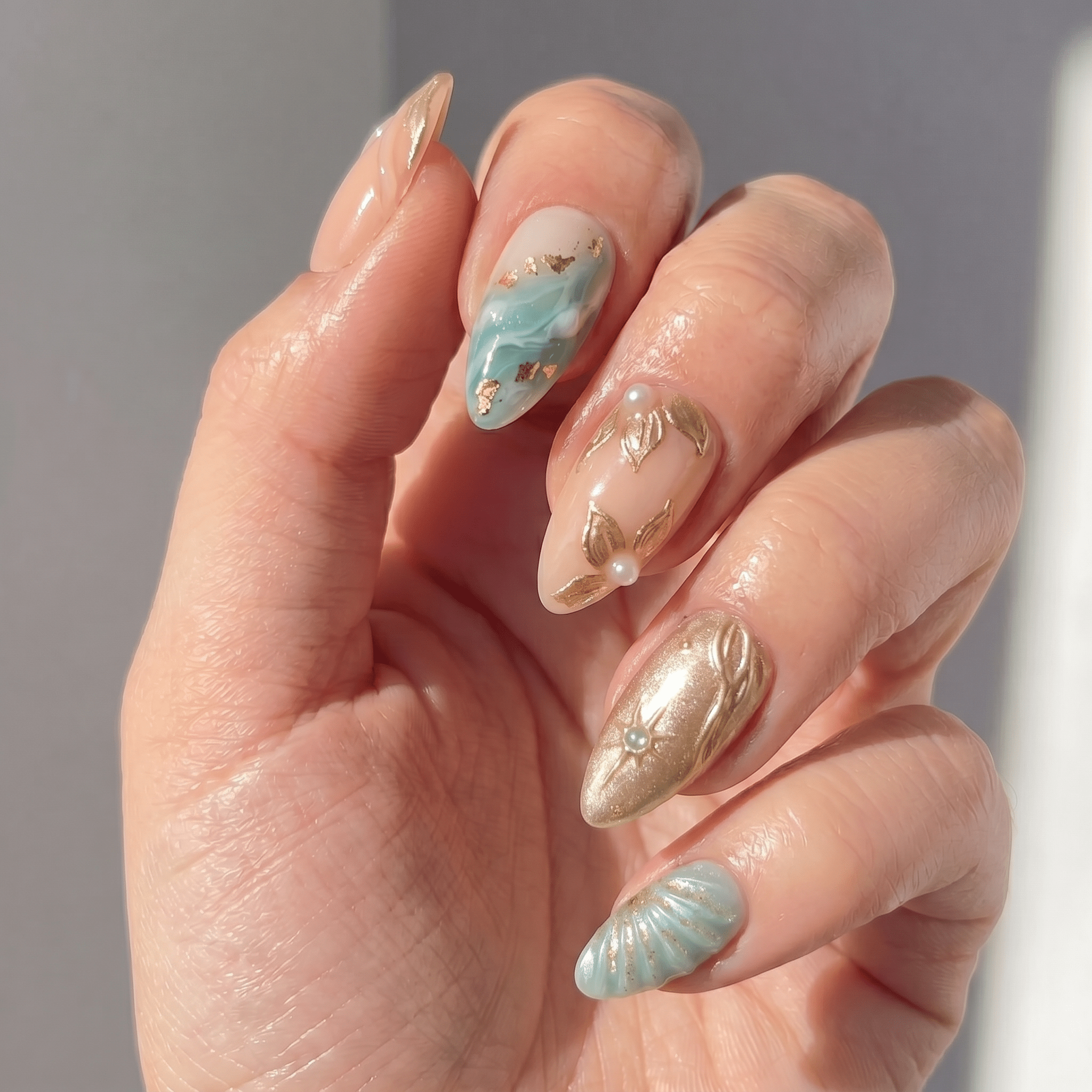 Oceanic Glimmer press-on nails – hand-painted reusable gel set by Handora