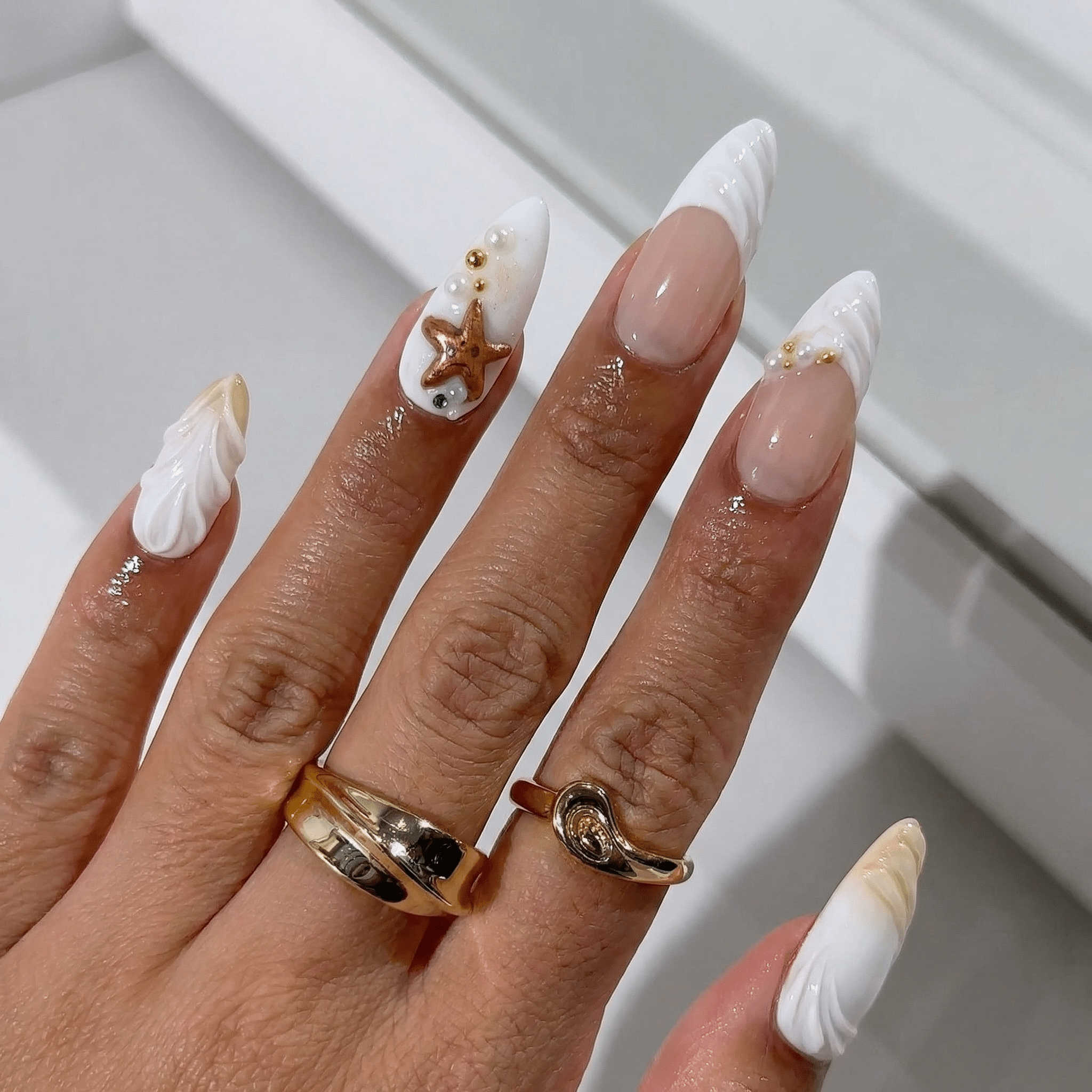 Oceanic Safari press-on nails – hand-painted reusable gel set by Handora
