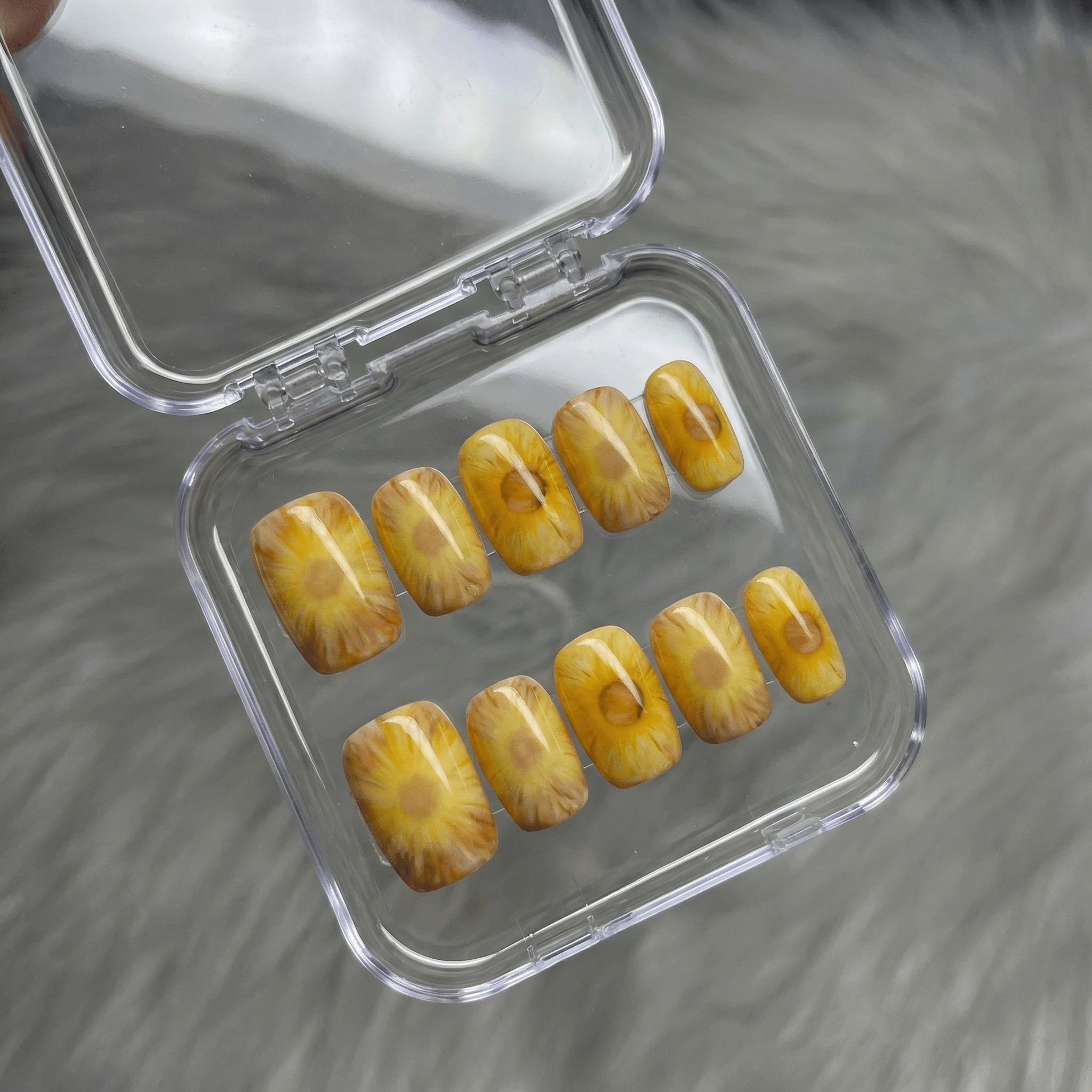 Pineapple Slice full press-on nail set – sizes XS–L by Handora