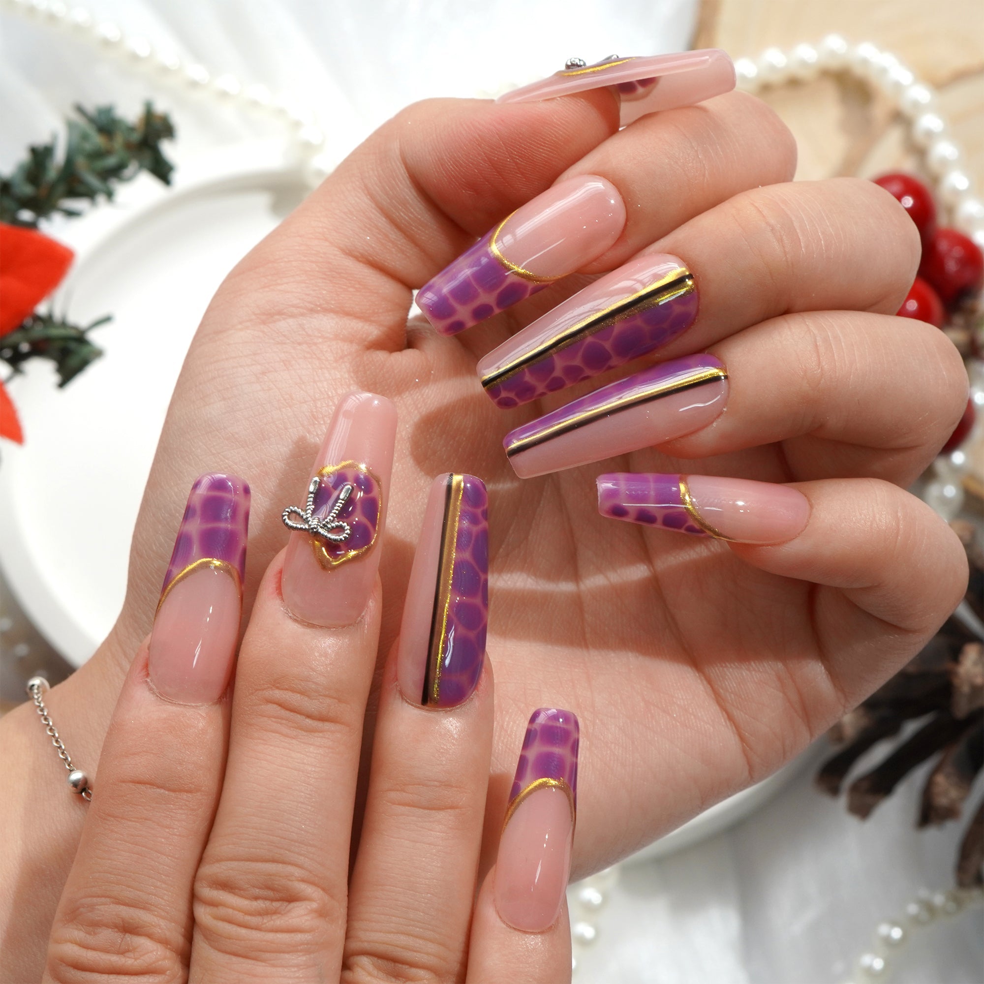 Plaid Magic press-on nails – hand-painted reusable gel set by Handora