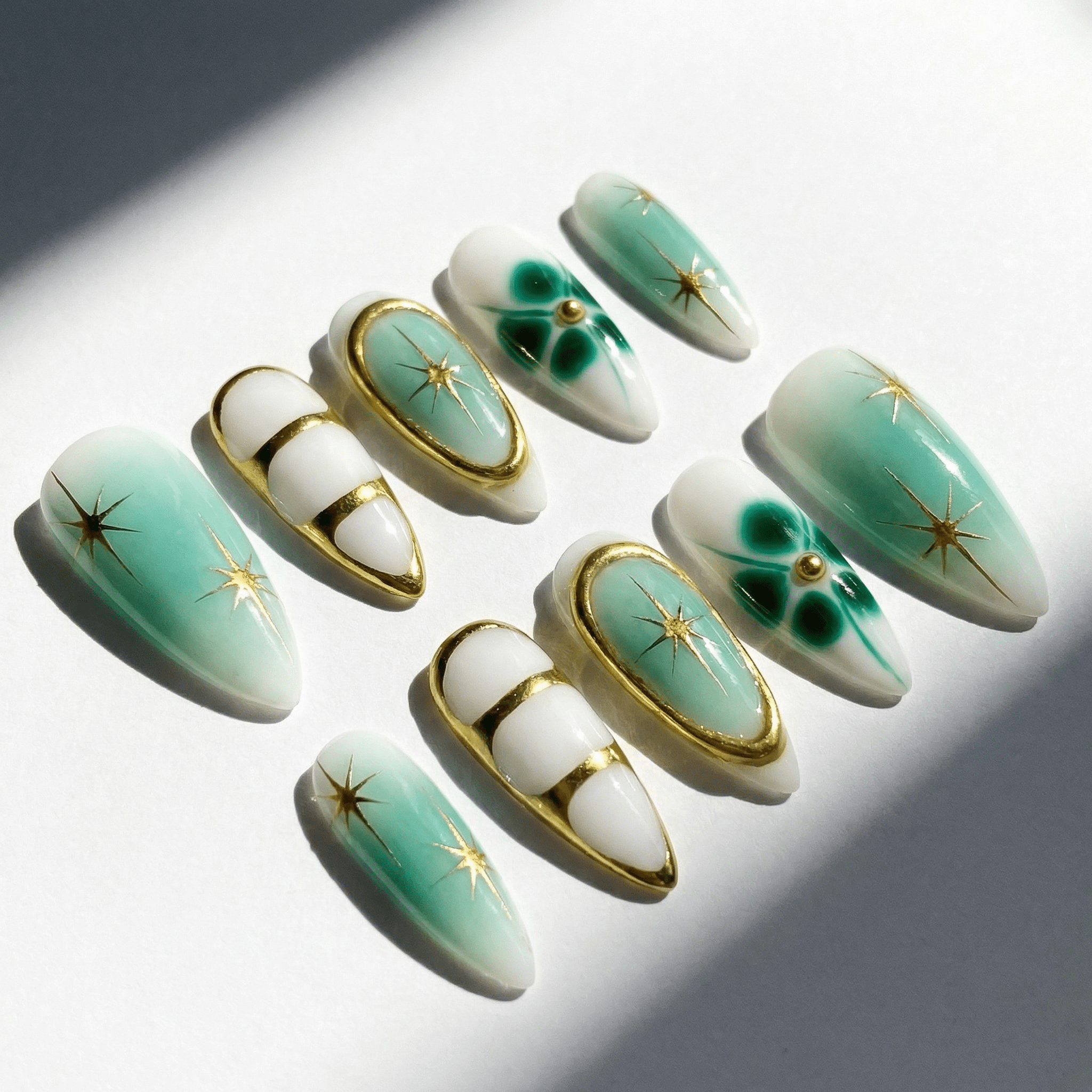 Retro Radiance press-on nails – hand-painted reusable gel set by Handora