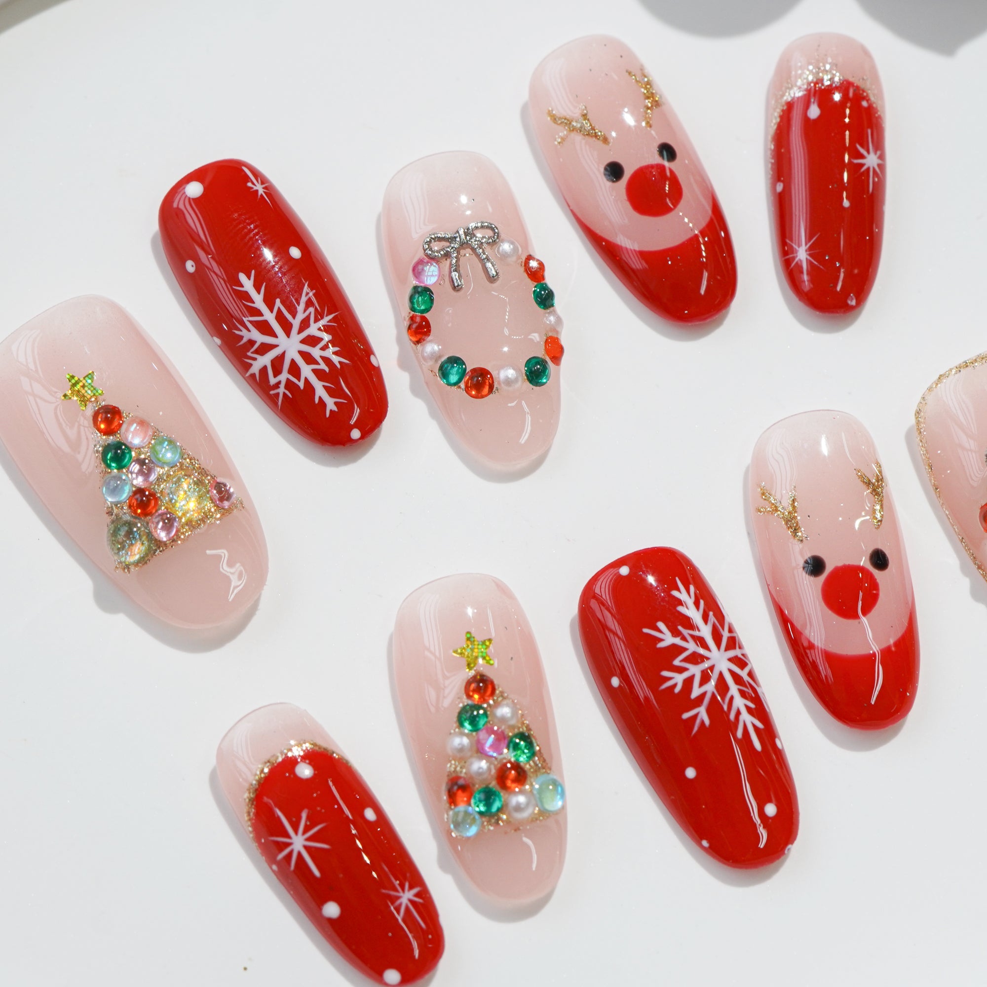 Rudolph’s Kiss full press-on nail set – sizes XS–L by Handora