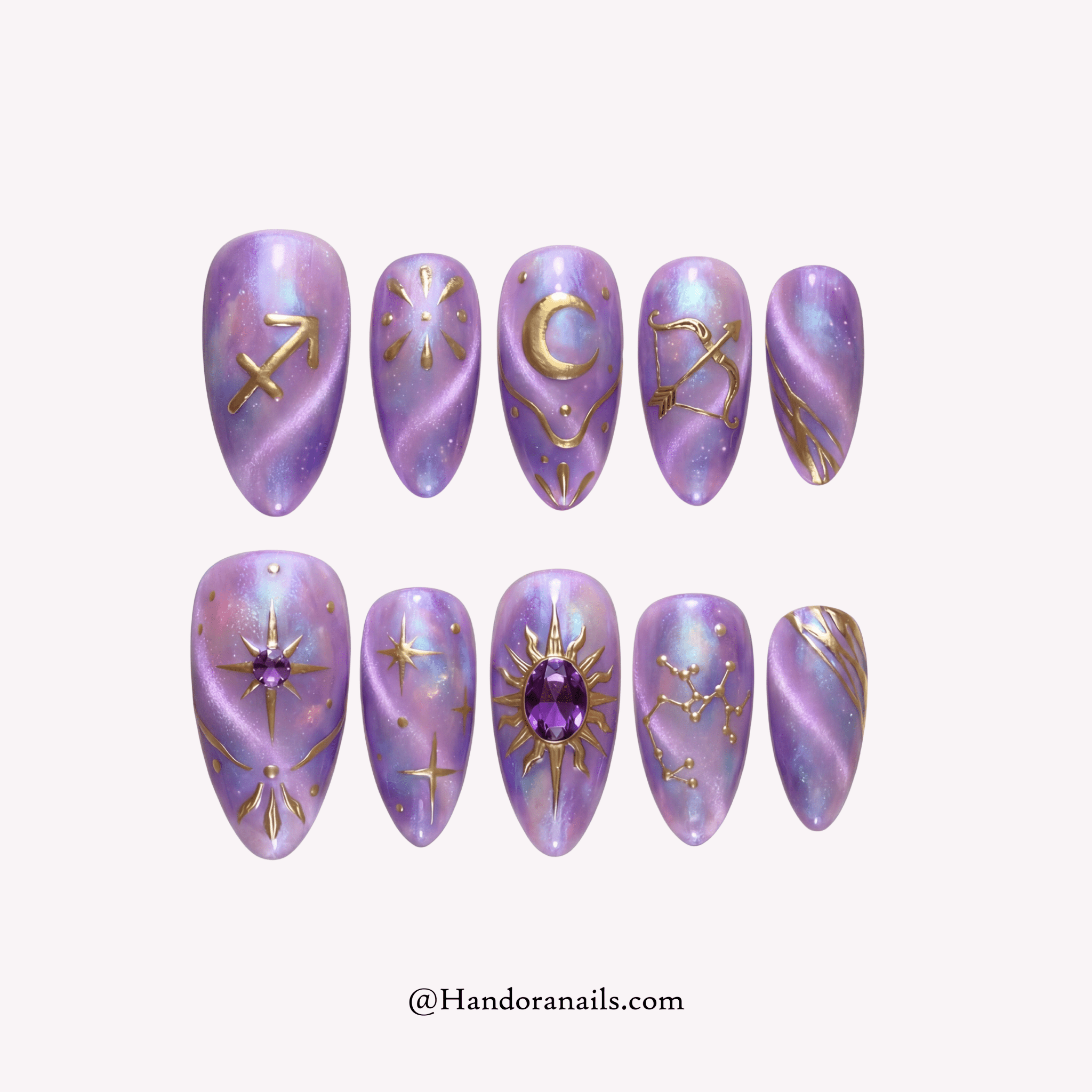 Sagi Wander press-on nails – design close-up by Handora