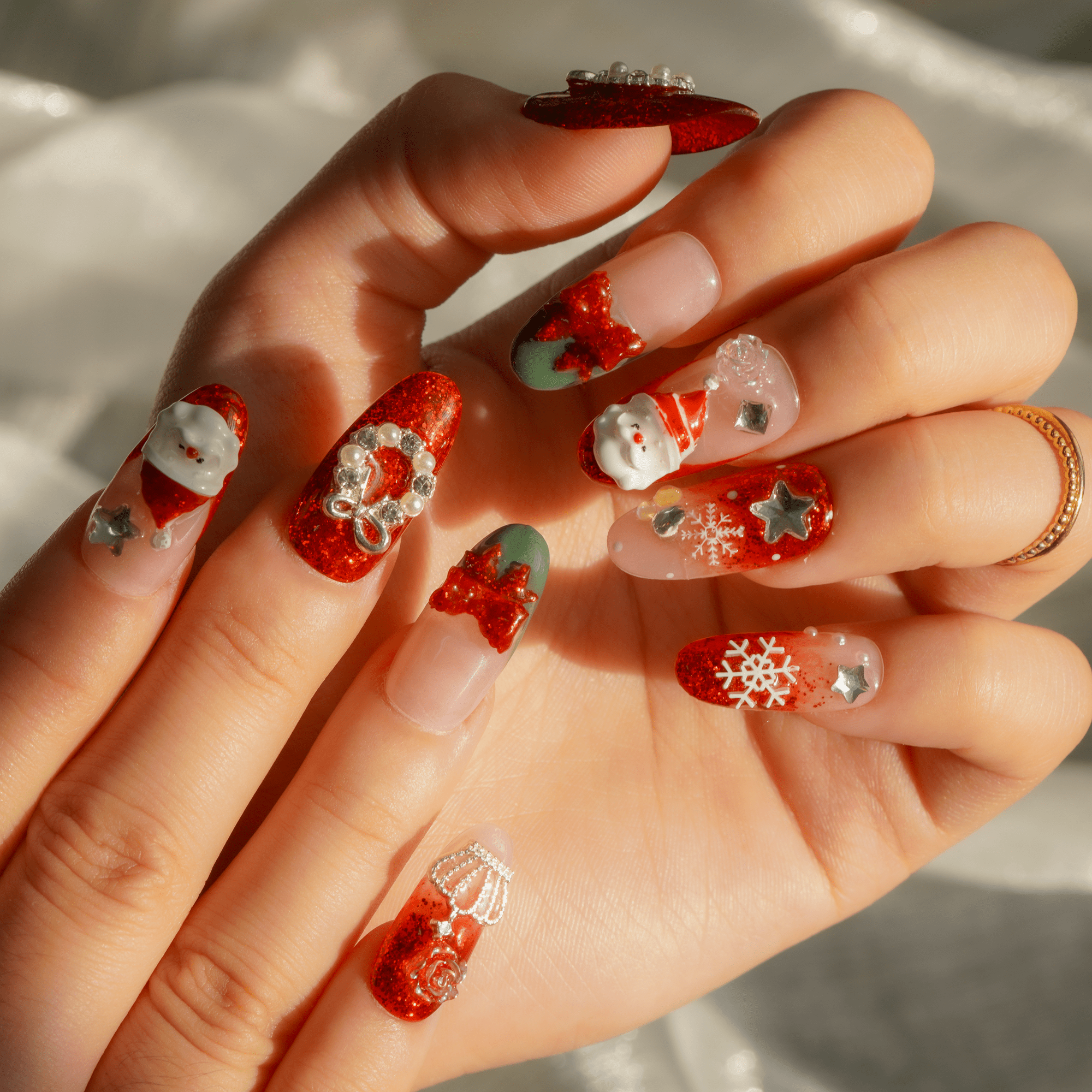Santa Chic press-on nails – hand-painted reusable gel set by Handora