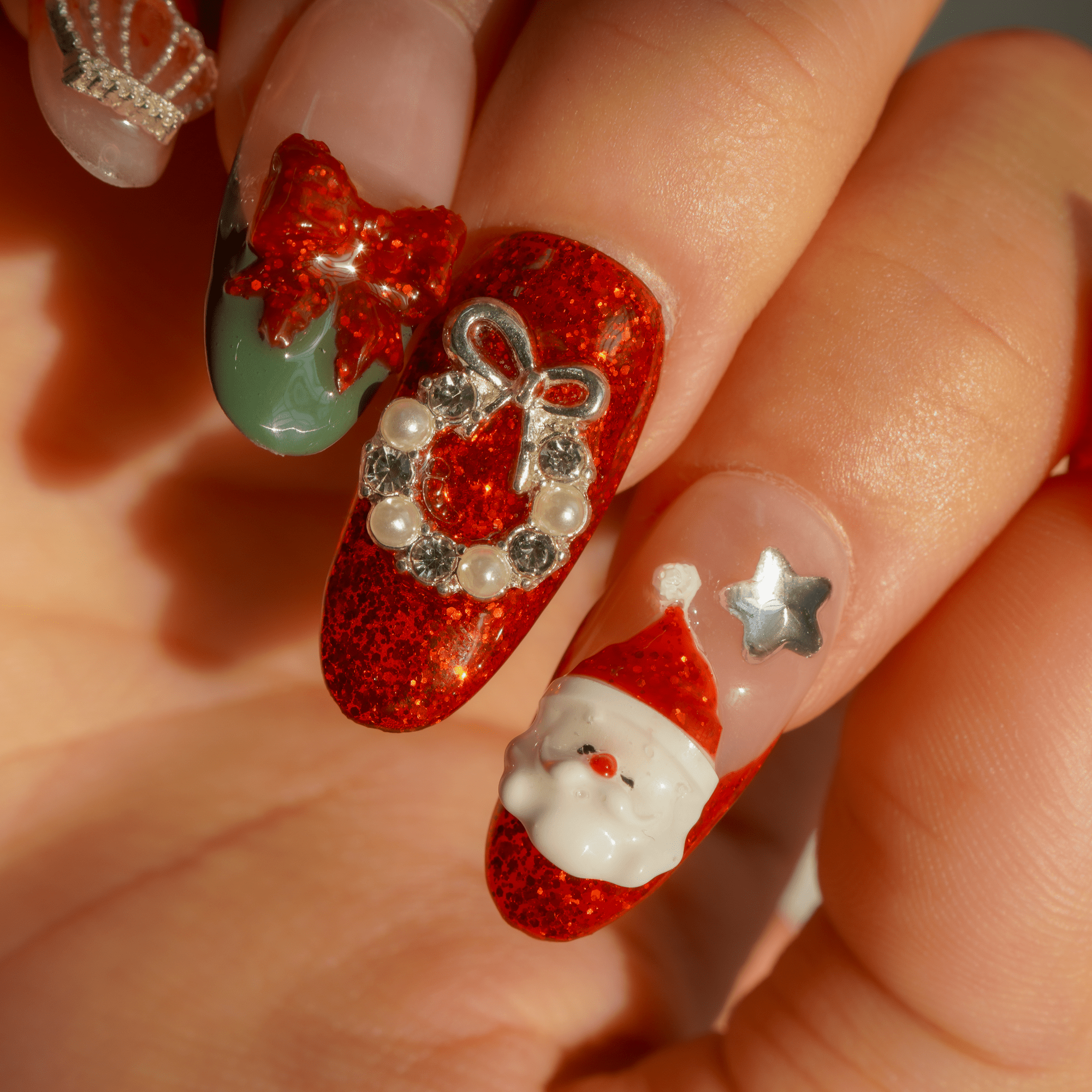 Santa Chic full press-on nail set – sizes XS–L by Handora