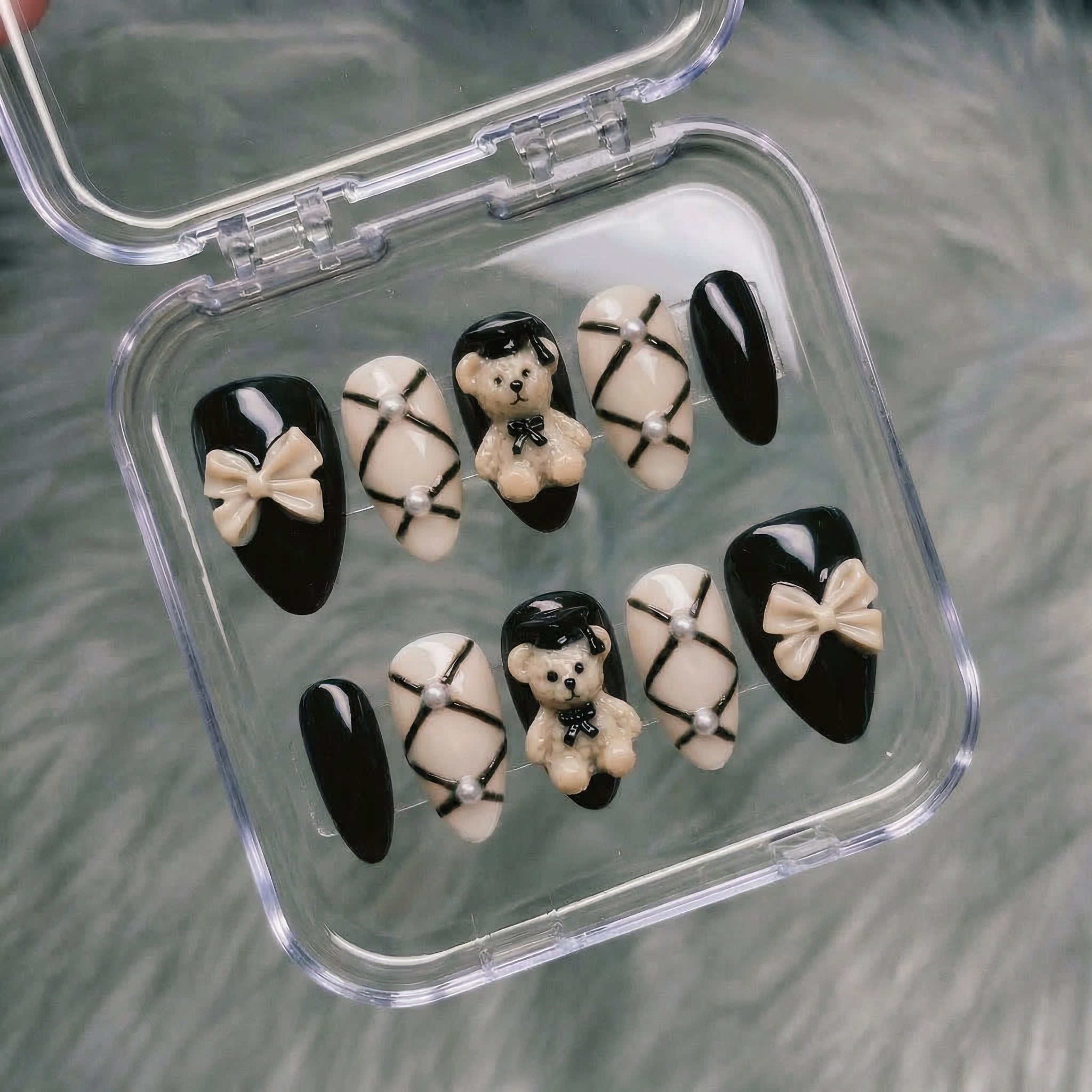 Scholar Bear full press-on nail set – sizes XS–L by Handora