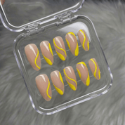 Serene Curve press-on nails – design close-up by Handora