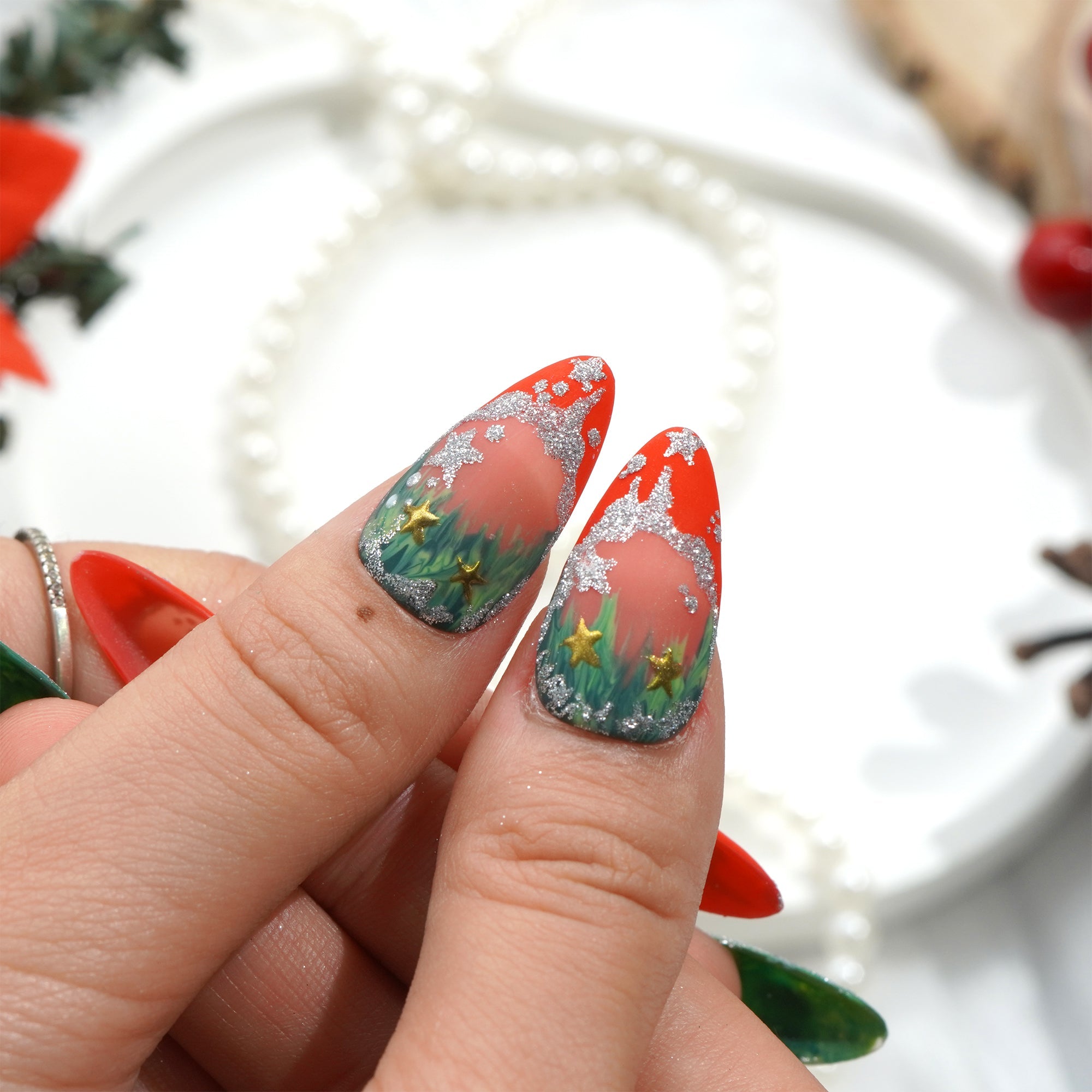 Silver Bloom stiletto press-on nails – design close-up by Handora