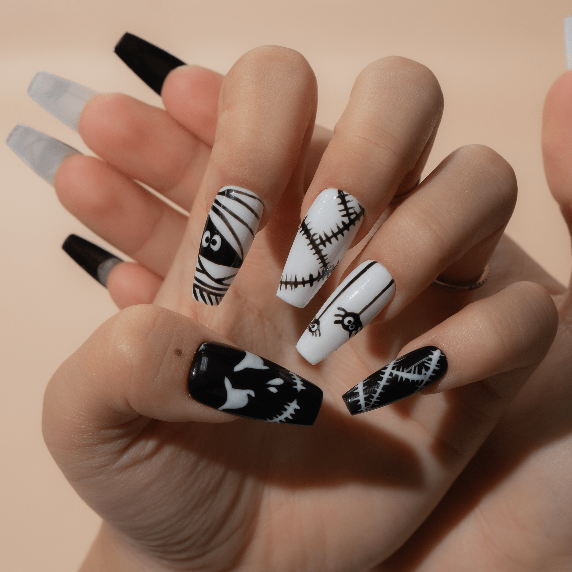 Spooky Chic halloween nail design – handmade press-on nails by Handora