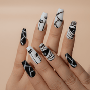 Spooky Chic full press-on nail set – sizes XS–L by Handora