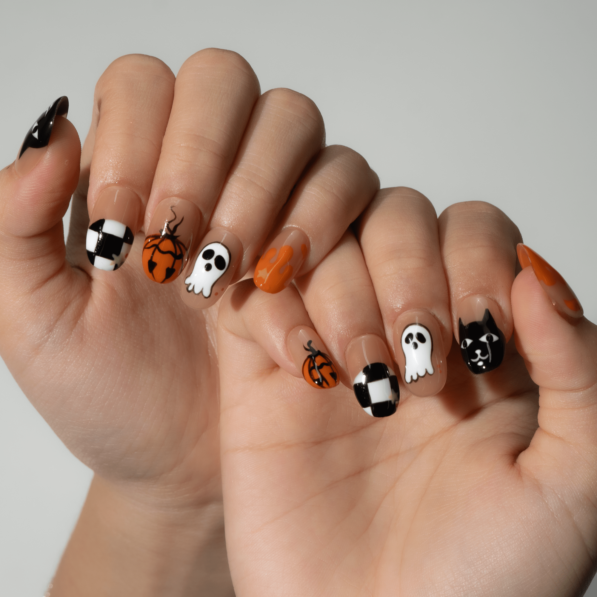 Spooky Night gothic nail design – handmade press-on nails by Handora