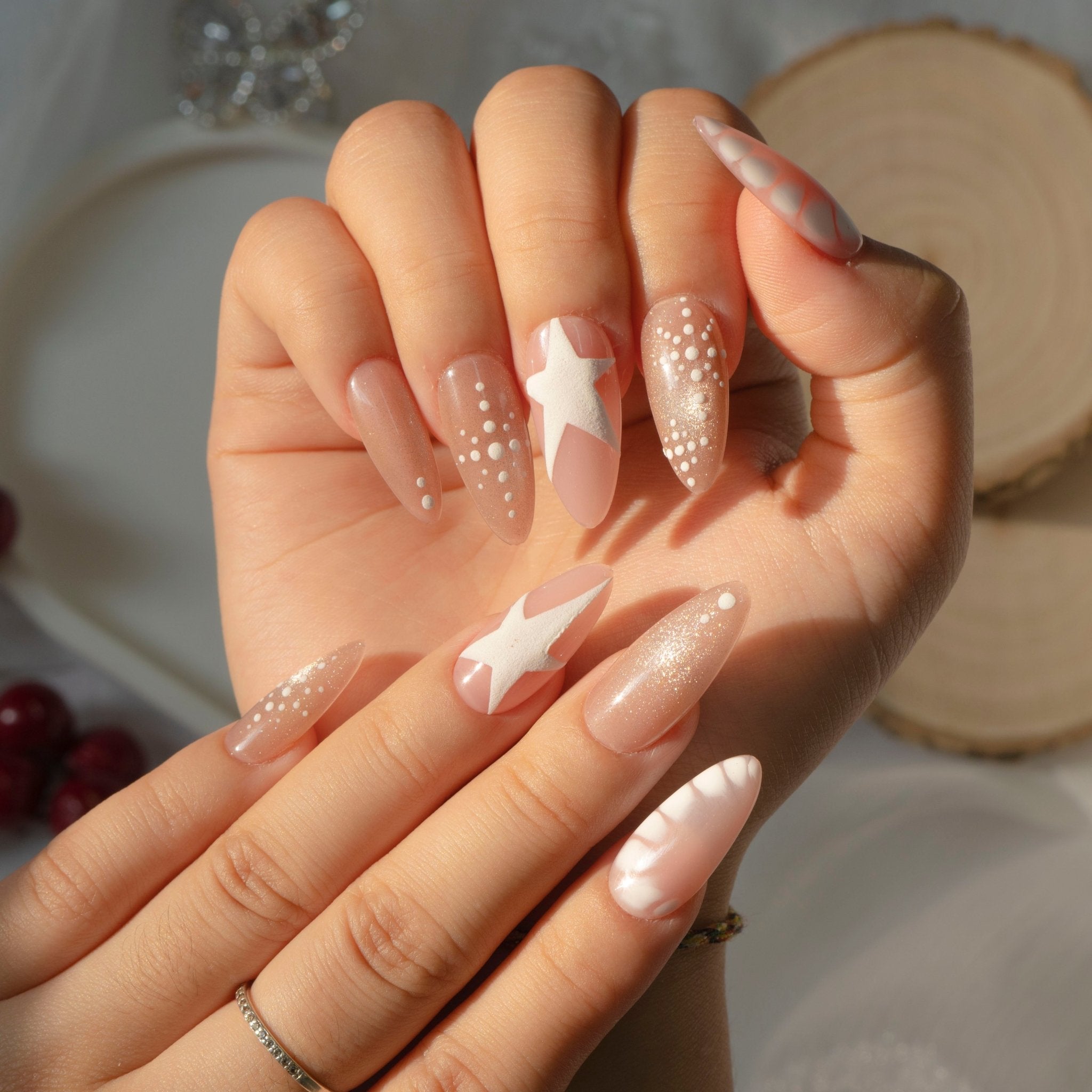 Star Snow christmas nail design – handmade press-on nails by Handora