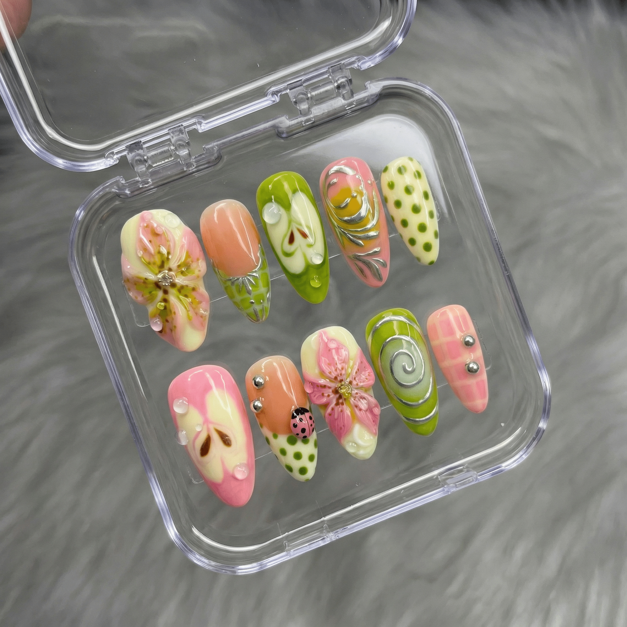 Summer Sparkle full press-on nail set – sizes XS–L by Handora