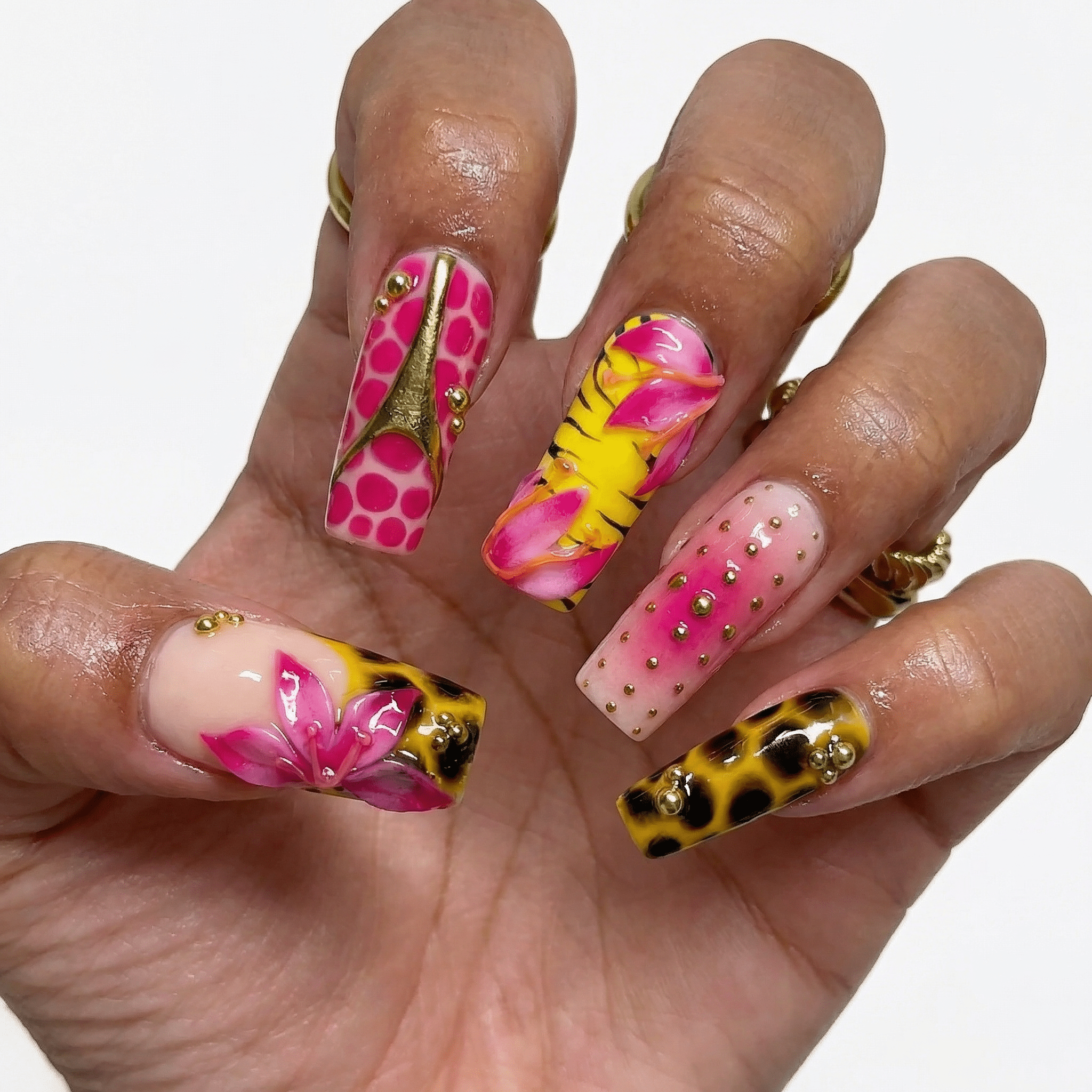 Sunset Safari press-on nails by Handora