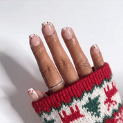 Sweet Berries Christmas press-on nails - moving hand by Handora Nails
