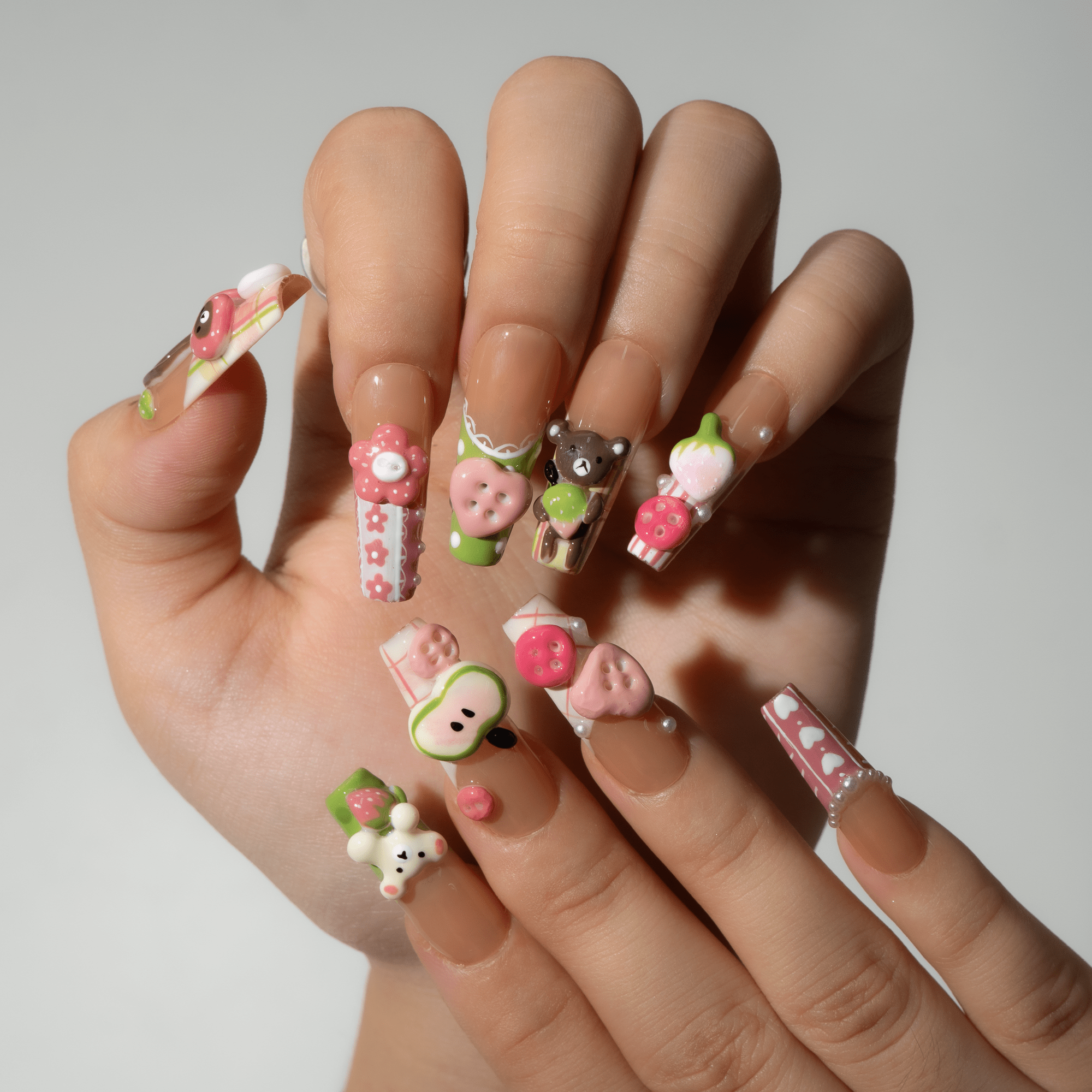 Sweet Picnic press-on nails – hand-painted reusable gel set by Handora