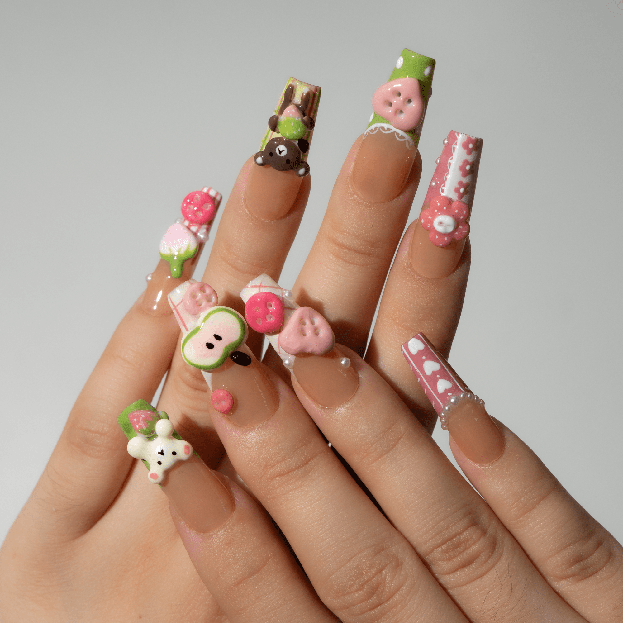 Sweet Picnic full press-on nail set – sizes XS–L by Handora