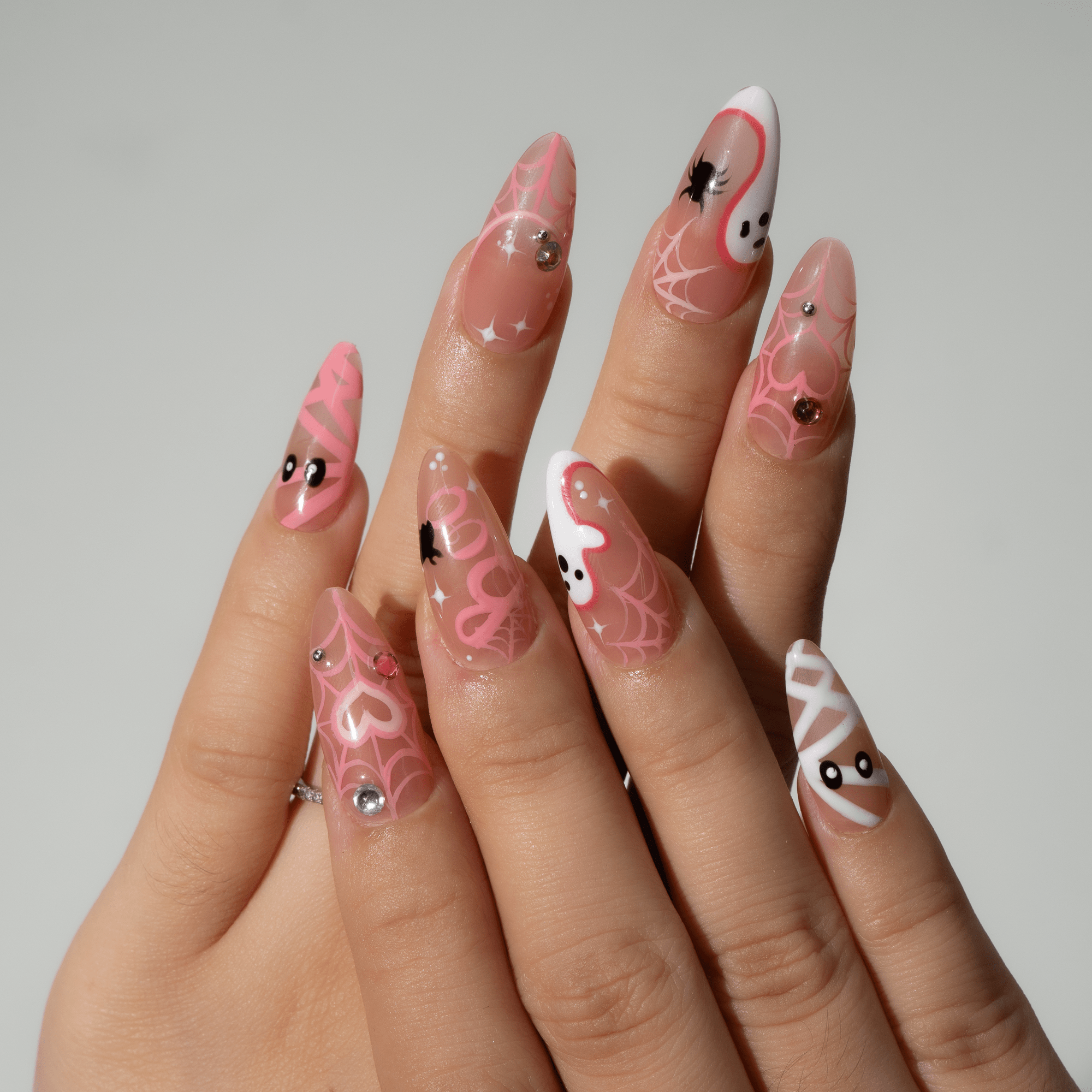 Sweet Spooky halloween nail design – handmade press-on nails by Handora
