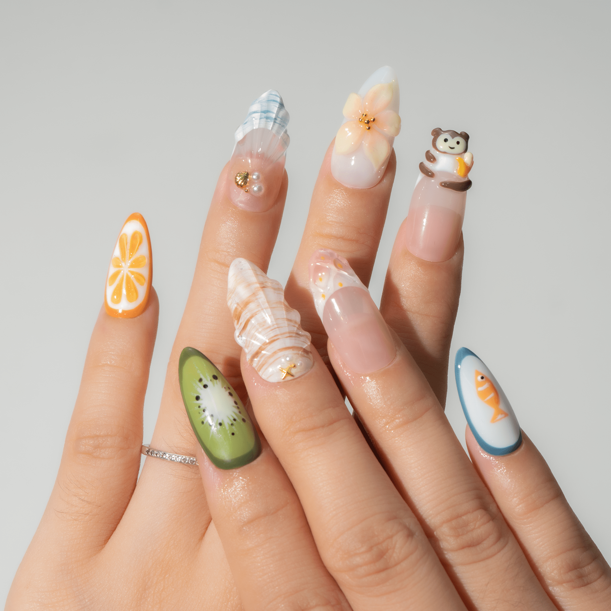 Tropical Monkey press-on nails by Handora