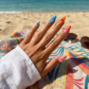 Tropical Shell press-on nails – design close-up by Handora