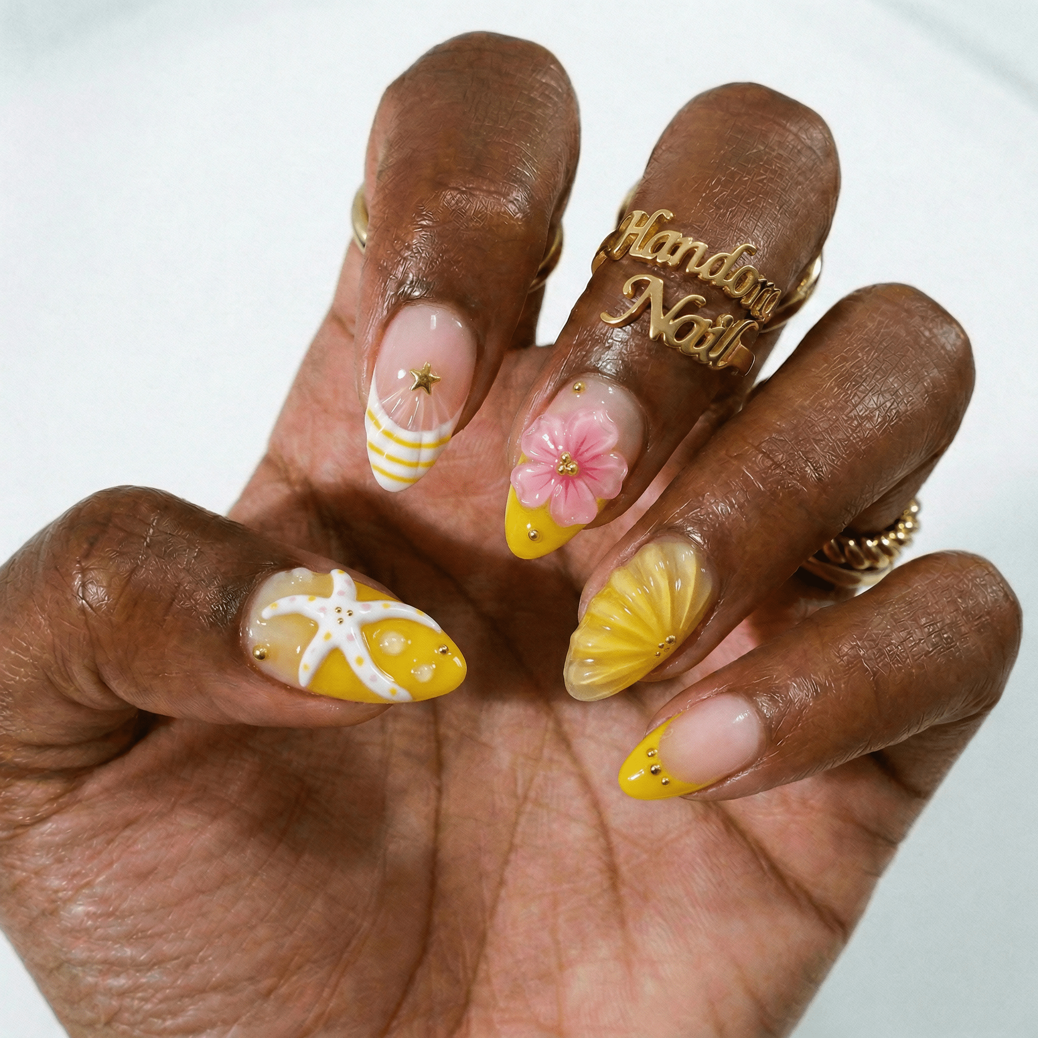 Tropical Starfish press-on nails – design close-up by Handora