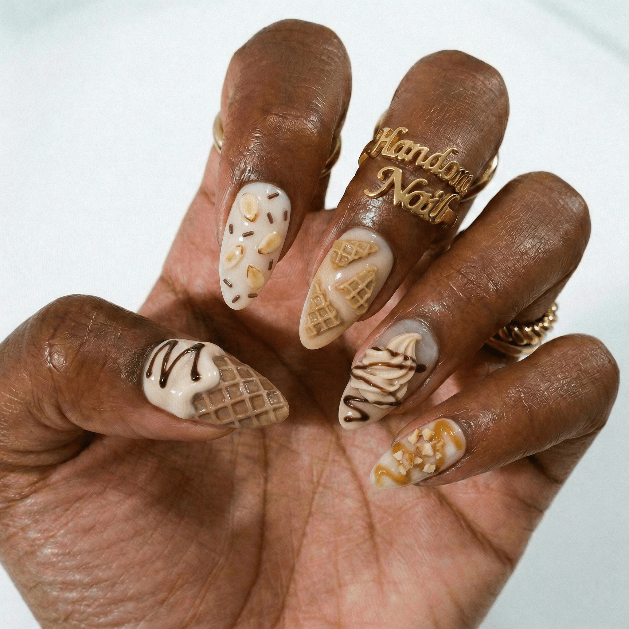 Vanilla Dream almond press-on nails – design close-up by Handora