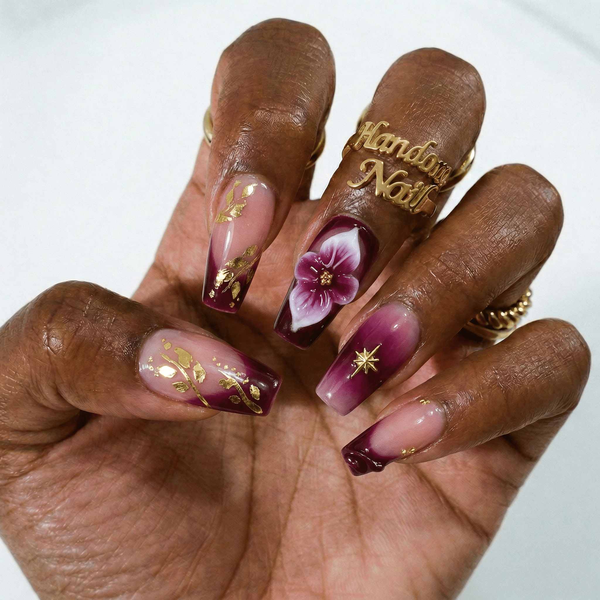 Velvet Aura coffin press-on nails – design close-up by Handora