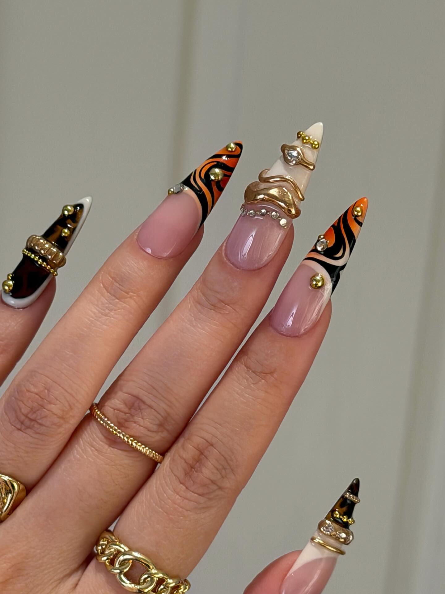 Wild Amber nail design – handmade press-on nails by Handora