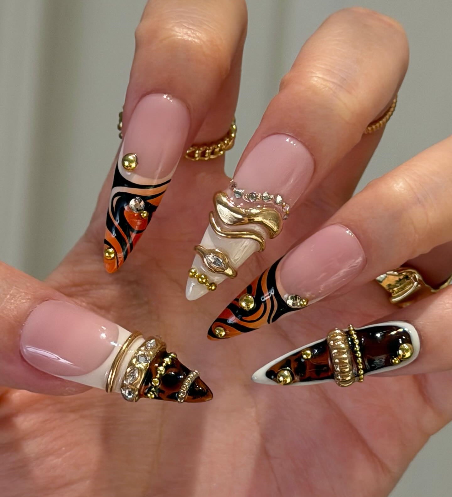 Wild Amber press-on nails – hand-painted reusable gel set by Handora