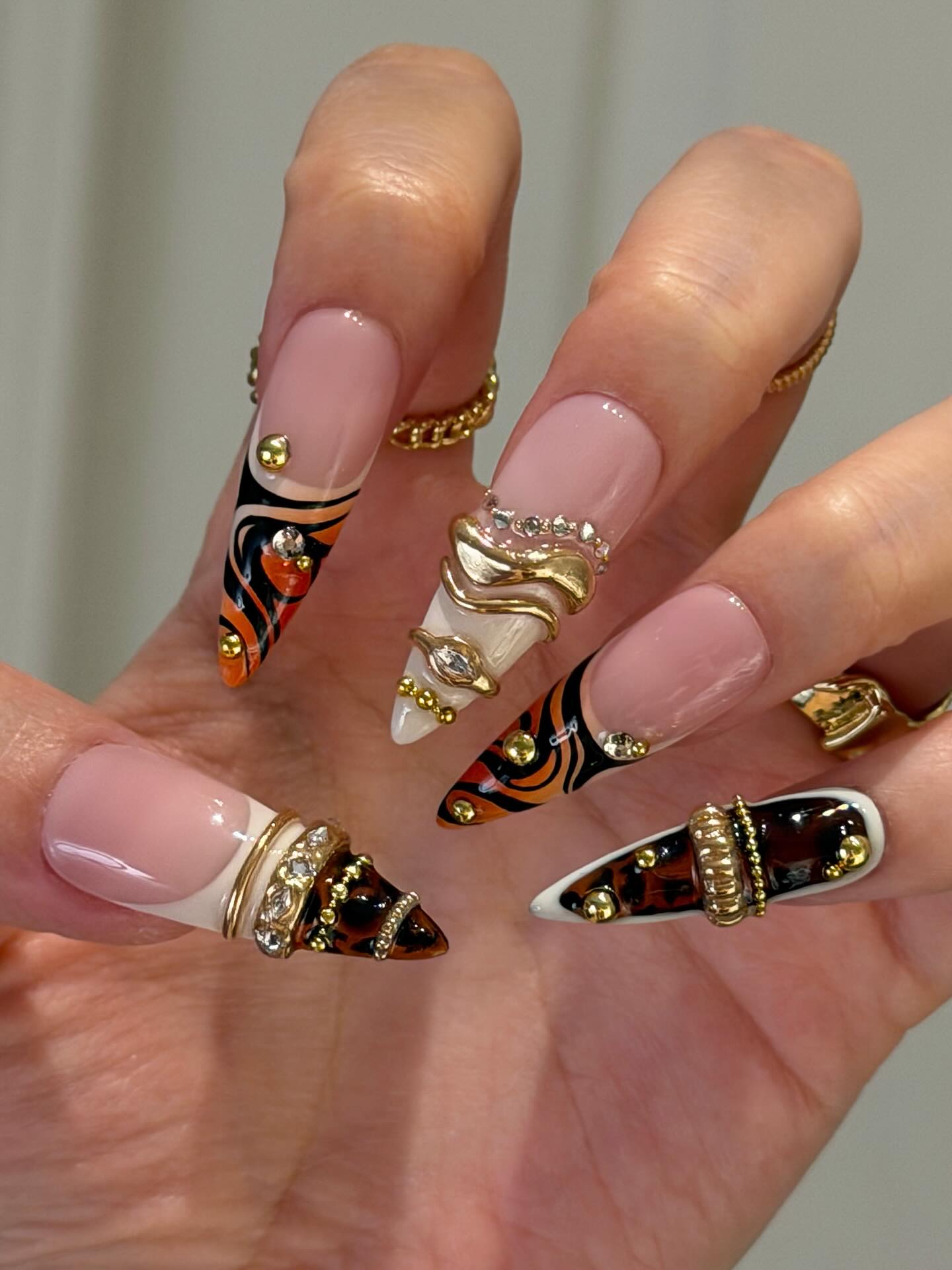 Wild Amber press-on nails – hand-painted reusable gel set by Handora